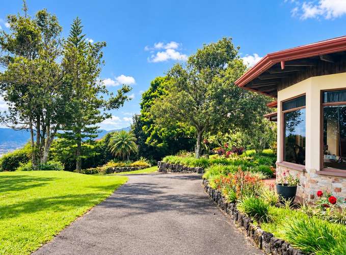 Venta de Casa con lote amplio y vista en San Rafael de Heredia - Imagen 3