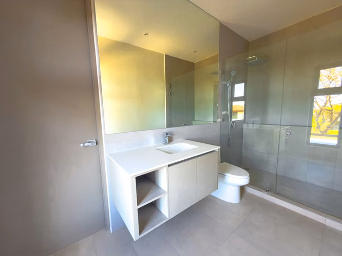 Casa de Lujo Nueva en Alquiler en Hacienda Espinal | 5 Habitaciones | $5,500/mes
