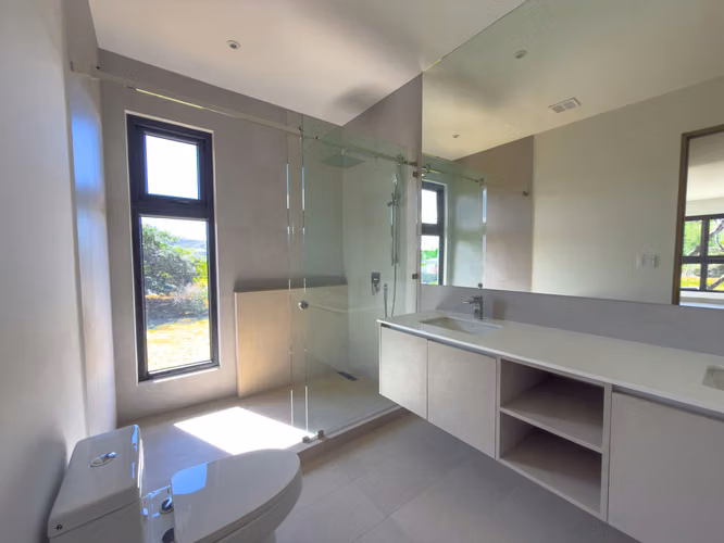 Casa de Lujo Nueva en Alquiler en Hacienda Espinal | 5 Habitaciones | $5,500/mes
