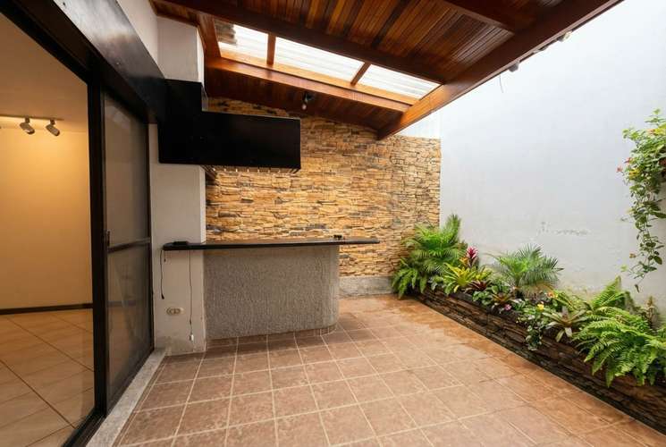 Casa Terra Stone en Alquiler, en Escazú