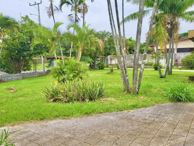 Venta Casa Independiente con Uso de Suelo Comercial/Industrial | Llorente de Flores, Heredia | 8 Hab