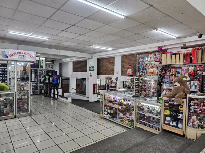 Locales comerciales y Kioskos en Plaza Comercial, San José