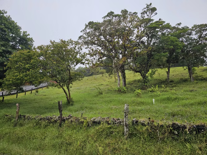 Venta de lote con facilidades en Residencial Privado Zurquí Hills, Heredia - Imagen 2
