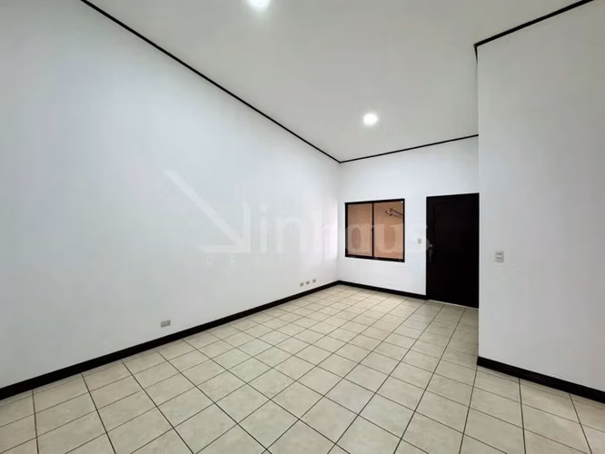 id 41877-Hermosa casa de una planta - Renovada