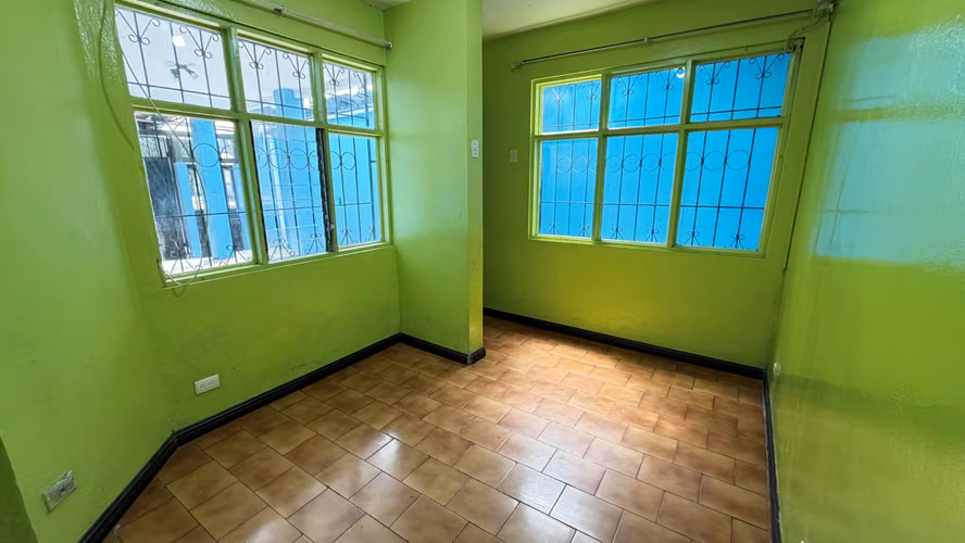 Venta casa con excelente ubicación de 2 niveles, Desamparados. (FE)