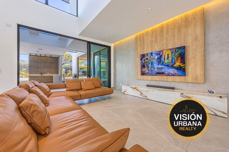 Lujosa Casa Contemporánea de 5 Habitaciones en Valle del Sol - Imagen 7