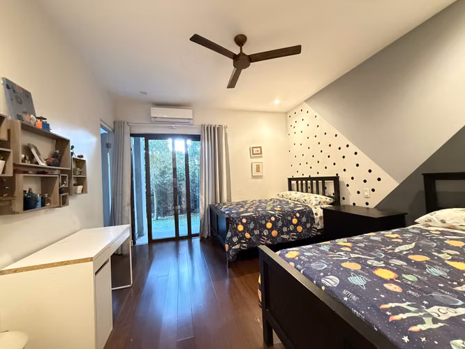 Casa en condominio para la venta en lindora con amplio jardín