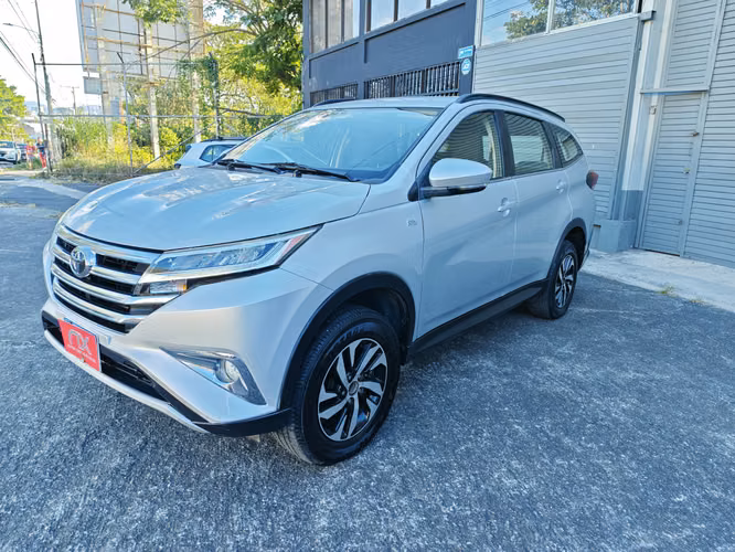 TOYOTA RUSH 2023 7 PASAJEROS AUTOMATICO