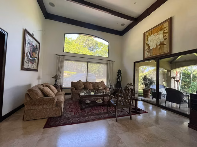Se vende amplia casa en Condominio Jaragua-Brasil De Mora - Imagen 4