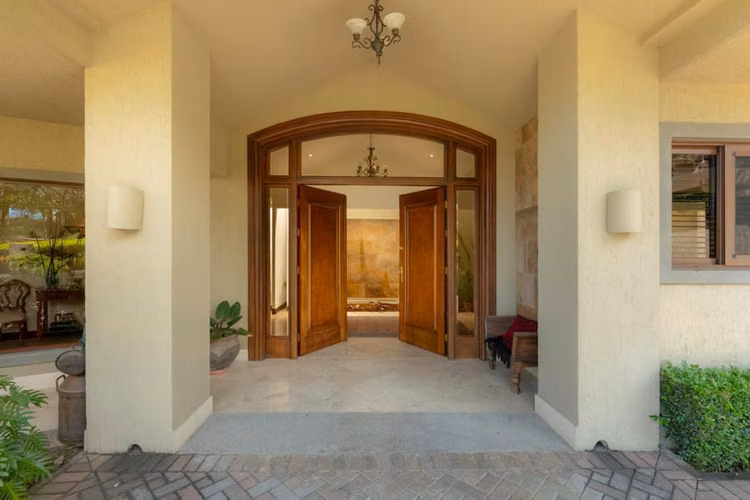 Se vende amplia casa en Condominio Jaragua-Brasil De Mora - Imagen 12