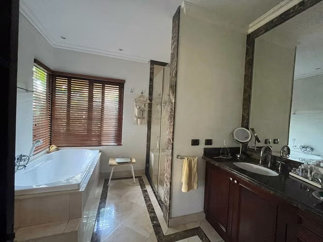 Se vende amplia casa en Condominio Jaragua-Brasil De Mora - Imagen 18