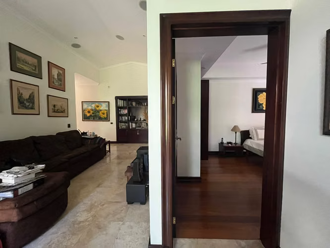 Se vende amplia casa en Condominio Jaragua-Brasil De Mora - Imagen 9