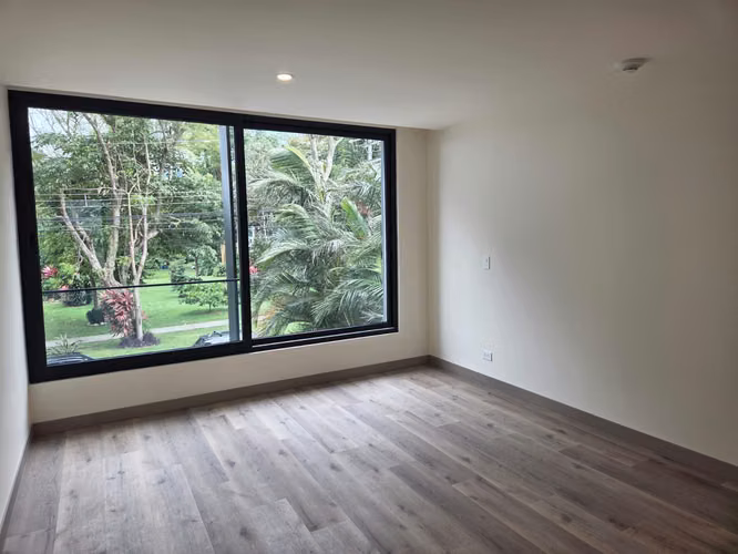 Se vende apartamento en Rohrmoser, Mata Redonda