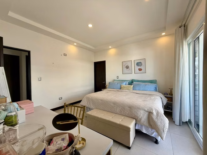 Se vende Casa en Santa Ana.