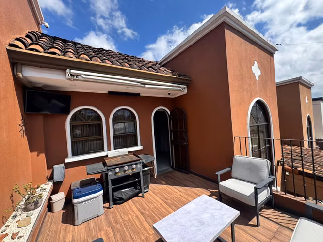 Venta de espectacular casa en condominio en Alajuelita -EU