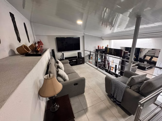 Venta de espectacular casa en condominio en Alajuelita -EU