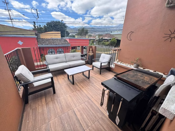 Venta de espectacular casa en condominio en Alajuelita -EU