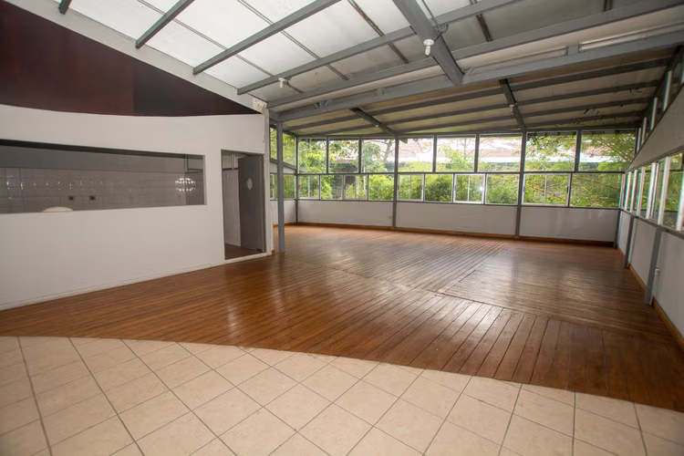 Centro Comercial / Venta / Curridabat / Alta plusvalía / 30 locales / 68 parqueos