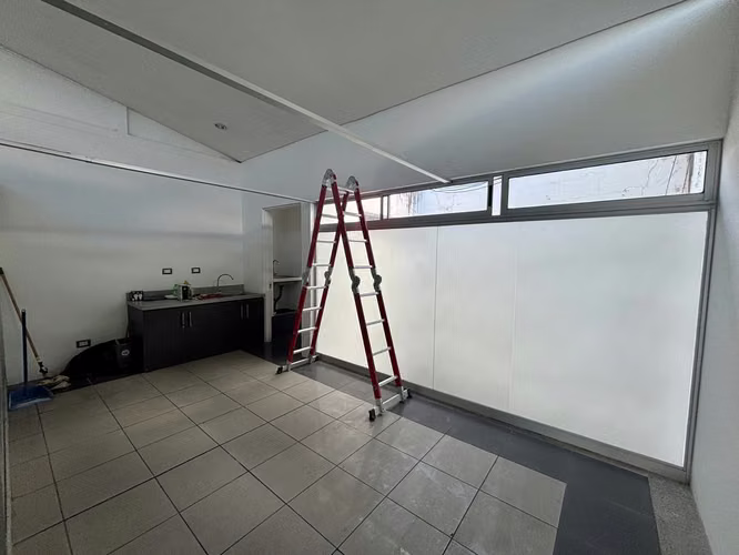 Alquiler de local comercial en Freses, Curridabat - Imagen 5