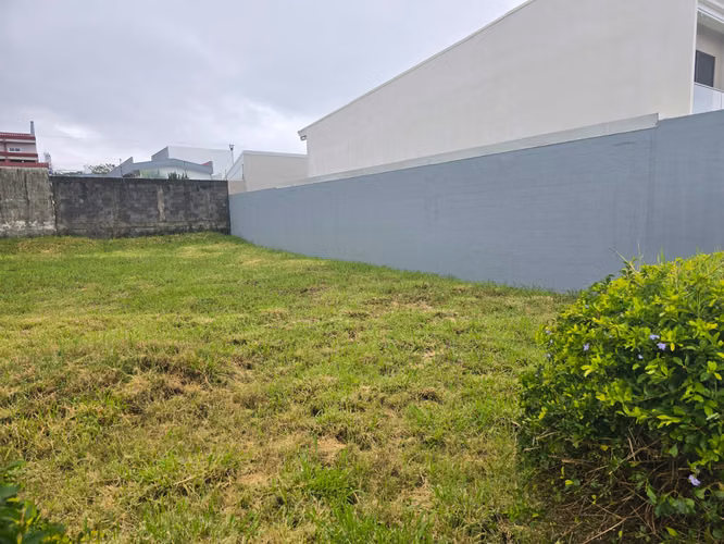 Lote en venta en San Joaquín de Flores: Construya su futuro en el corazón de Heredia (Ref: 62)