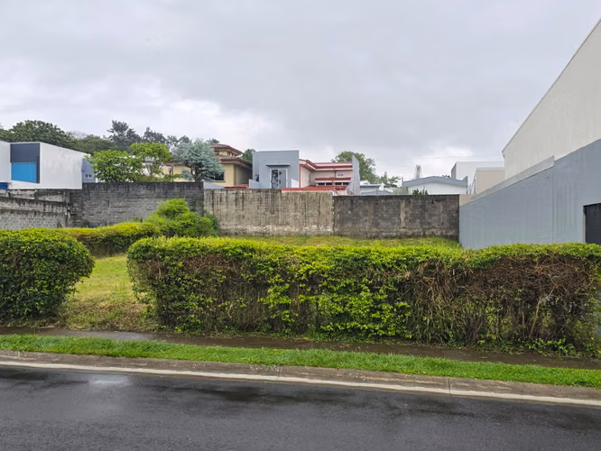 Lote en venta en San Joaquín de Flores: Construya su futuro en el corazón de Heredia (Ref: 62)