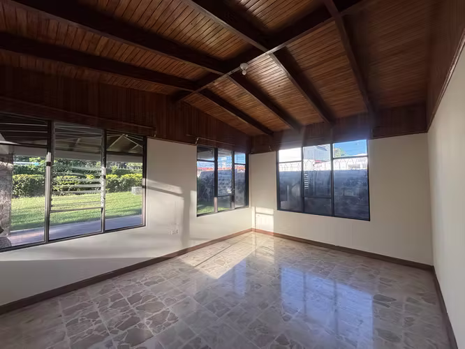 Alquiler de Propiedad en La Garita, Alajuela – A 200m del INCAE - Imagen 4