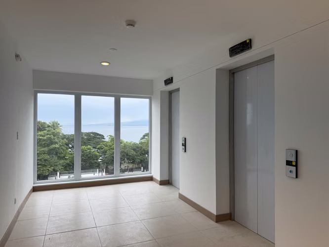 Venta apto con vista al bosque, Punta Esmeralda, Garabito. (MV)