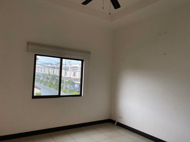Venta casa Inversión Condominio Rio Oro Santa Ana