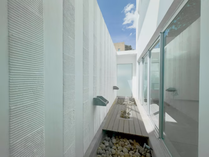 Casa Aura: Moderna casa de 3 pisos en el corazón de Santa Ana - Imagen 4