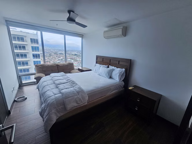 VRAPPC-5006 PASEO COLON PRECIOSO APARTAMENTO AMUEBLADO DE LUJO!