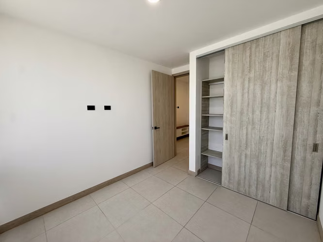 Casa nueva en Lindora para Alquiler SIN MUEBLES