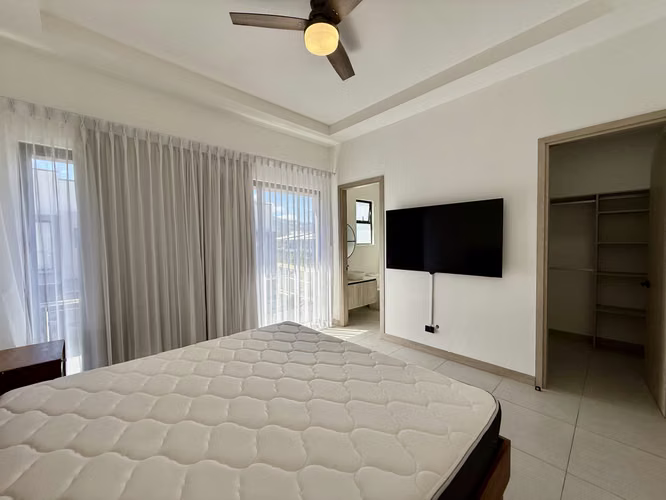 Casa nueva en Lindora para Alquiler SIN MUEBLES