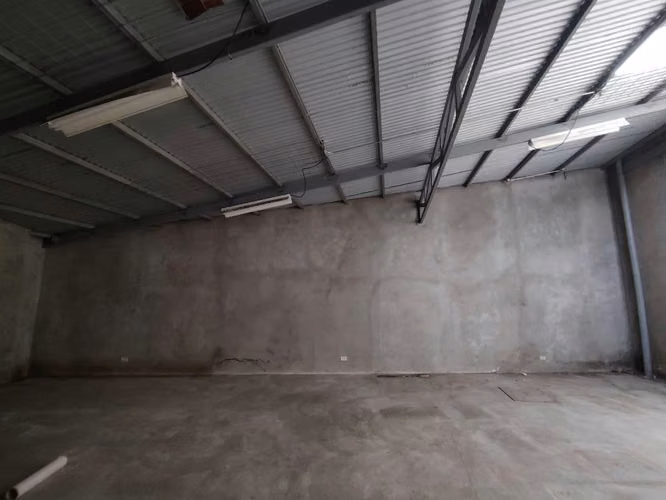 Heredia Bodega-800m2- Parqueo- 2bñ - Imagen 3