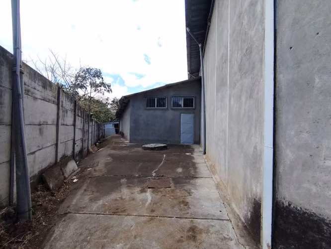 Heredia Bodega-800m2- Parqueo- 2bñ - Imagen 18
