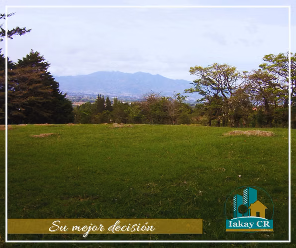 VENTA AMPLIO TERRENO VISTA AL VALLE SAN ISIDRO - Imagen 2