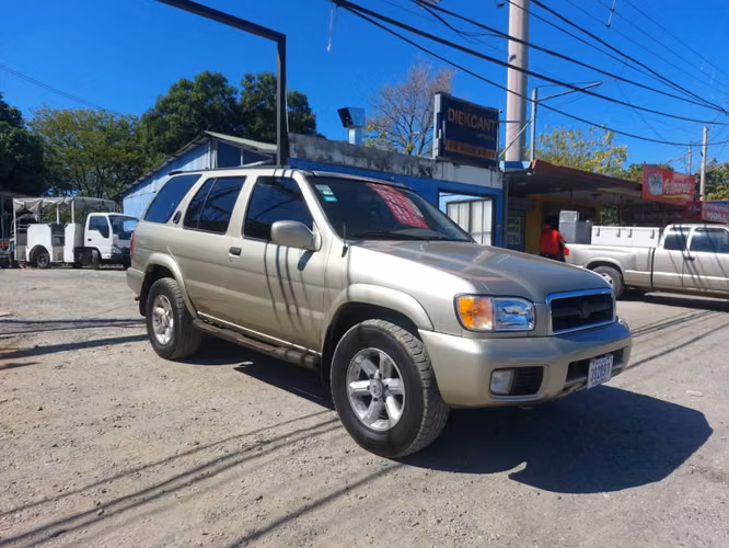 NISSAN PATHFINDER 4X4