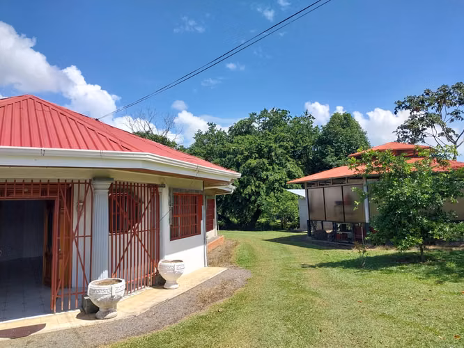 Casa en Guápiles, Costa Rica! Sigues pensando en mudarpte a un clima cálido!… - Imagen 8