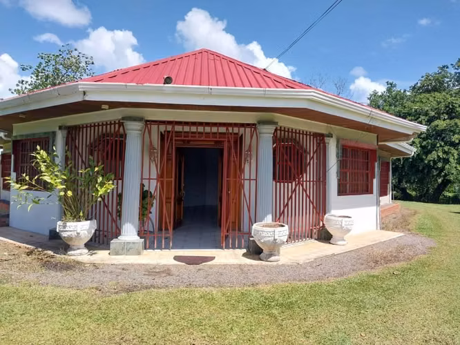 Casa en Guápiles, Costa Rica! Sigues pensando en mudarpte a un clima cálido!… - Imagen 4
