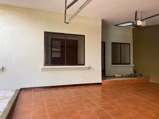 Se Vende Casa en Tres Rios, Cartago en un hermoso Residencial