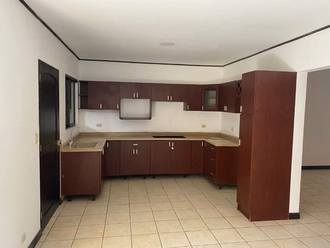 Se Vende Casa en Tres Rios, Cartago en un hermoso Residencial