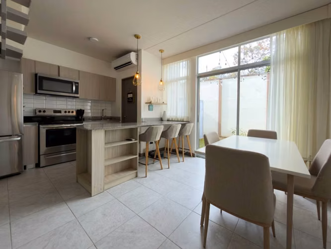 Venta de casa en Mercedes Norte, Heredia