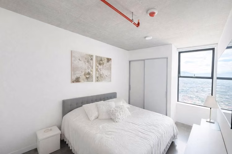 Apartamento 2 hab+2 baños +2 parqueos  en Venta Urban Escalante,18. - Imagen 3