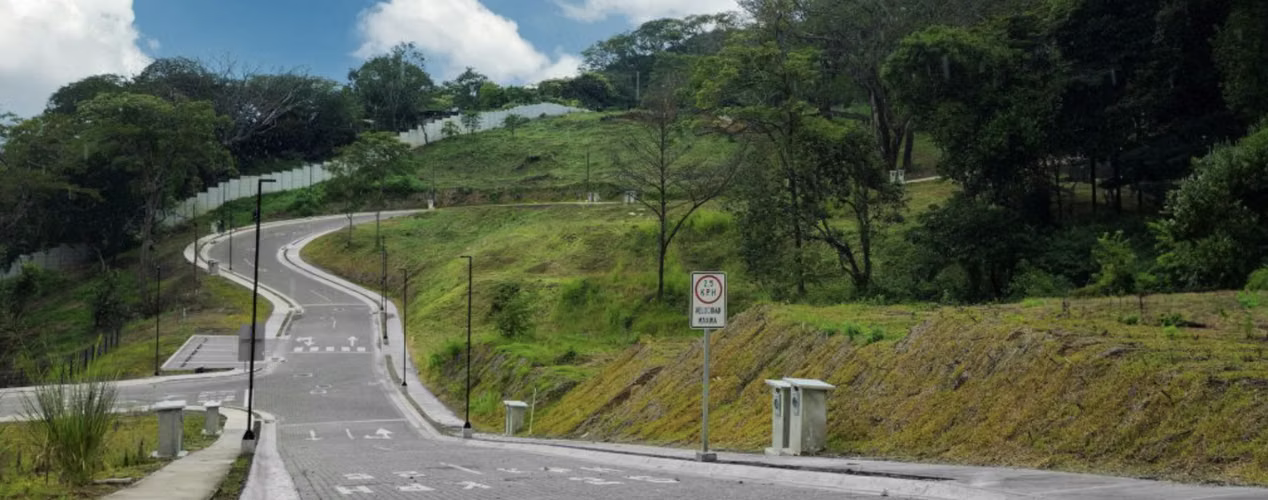 Lotes a la venta en Condominio en Santa Ana Vista Real - Imagen 4