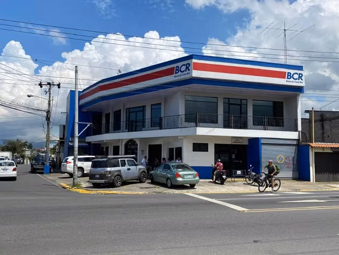 Vendo o alquilo Edificio completo en Plazoleta Desamparados (AS)