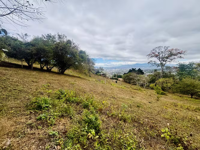 Lote, con increíbles vistas, gran potencial para desarrollo constructivo - Imagen 16