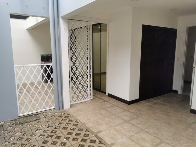 Amplia casa en Residencial, en San Pedro! P508