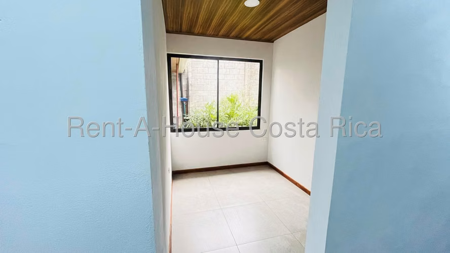 Venta de casa en San Francisco de Dos Rios Un nivel Uso Mixto