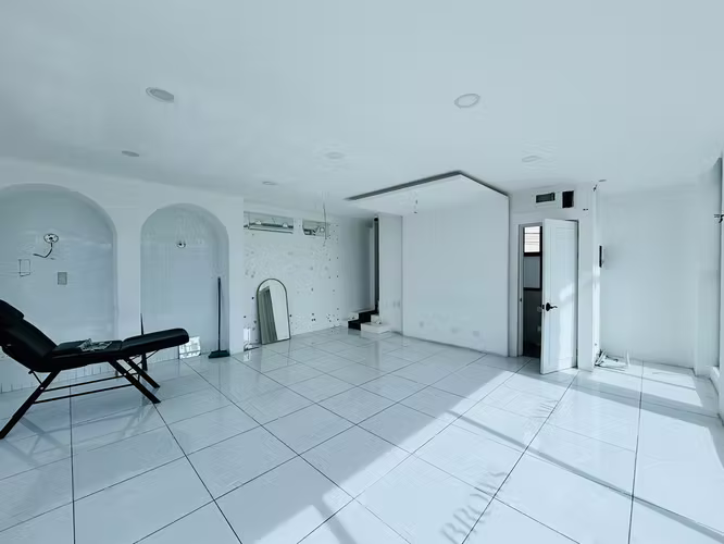 Local 90M2 with terrace Scazu second floor security parking law 7600