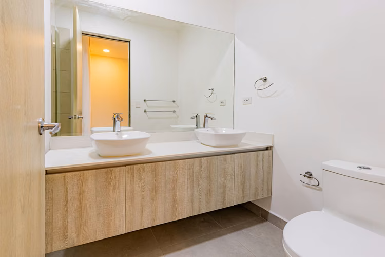 Casa en alquiler en Condominio Nasara Santa Ana – con línea blanca