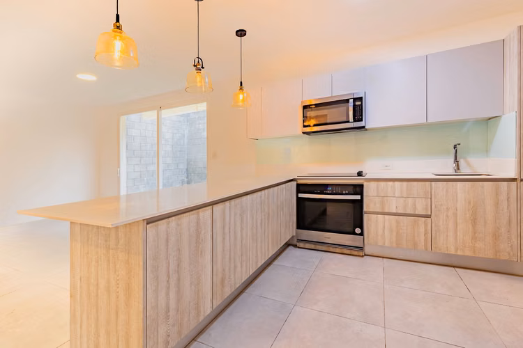 Casa en alquiler en Condominio Nasara Santa Ana – con línea blanca